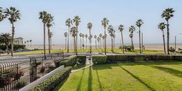 23 Sea Colony Drive