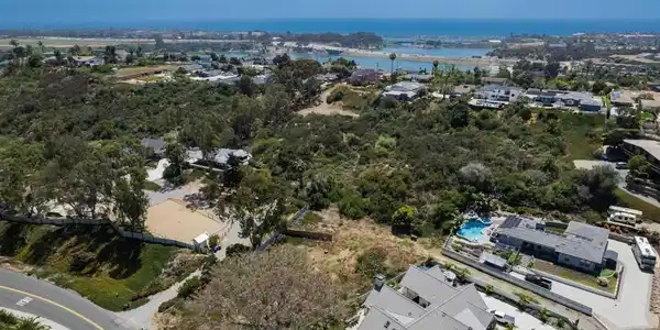 4275 Hillside Drive