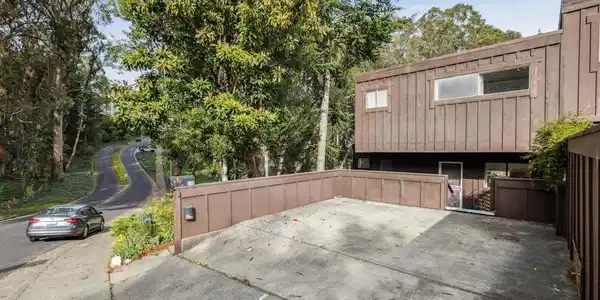 119 Lincoln Dr