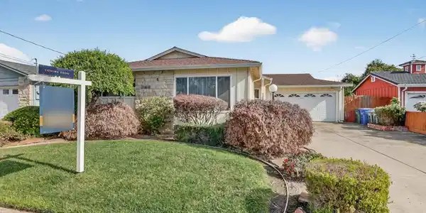 13912 13912 Aurora Dr
