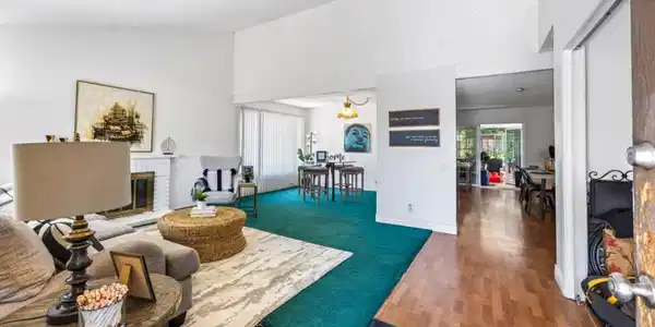 5019 Avenida De Lago