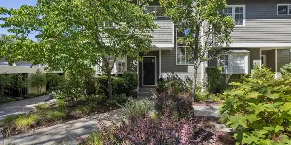712 University Drive