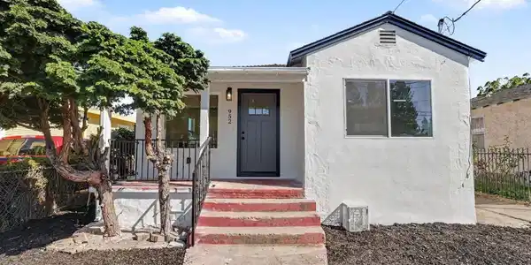 952 105th AVE