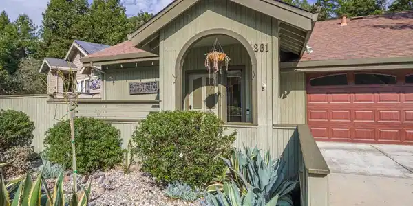 261 Dry Creek Road