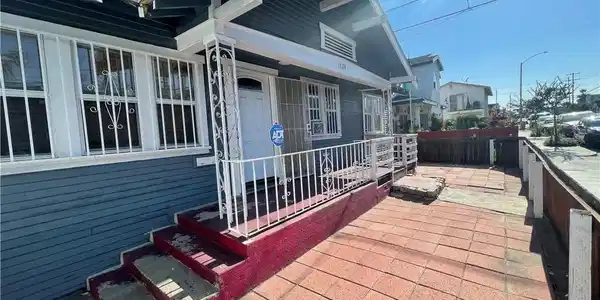 1724 E 10th Street