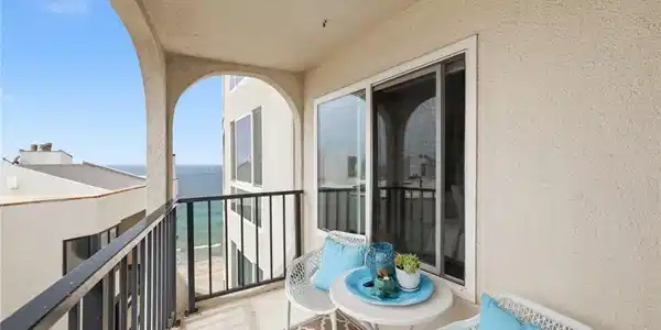 565 Esplanade
