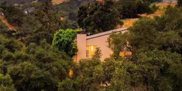 4077 Escondido