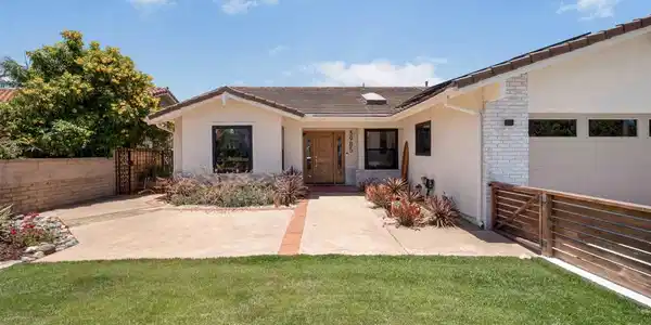 3985 Syme Drive