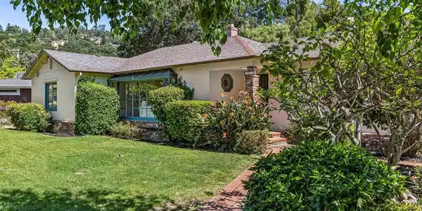 4010 Reinhardt Dr