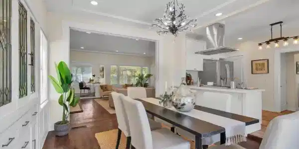 652 Valle Vista Ave