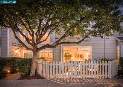 619 Commodore Dr
