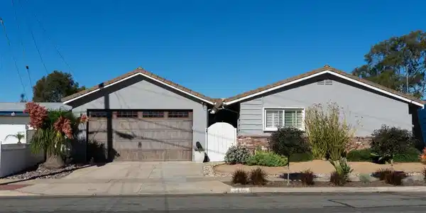 4466 Mount Lindsey Drive