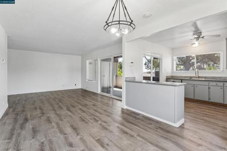 355 Parkview Ter
