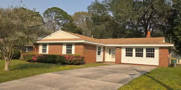 1011 Julia Avenue