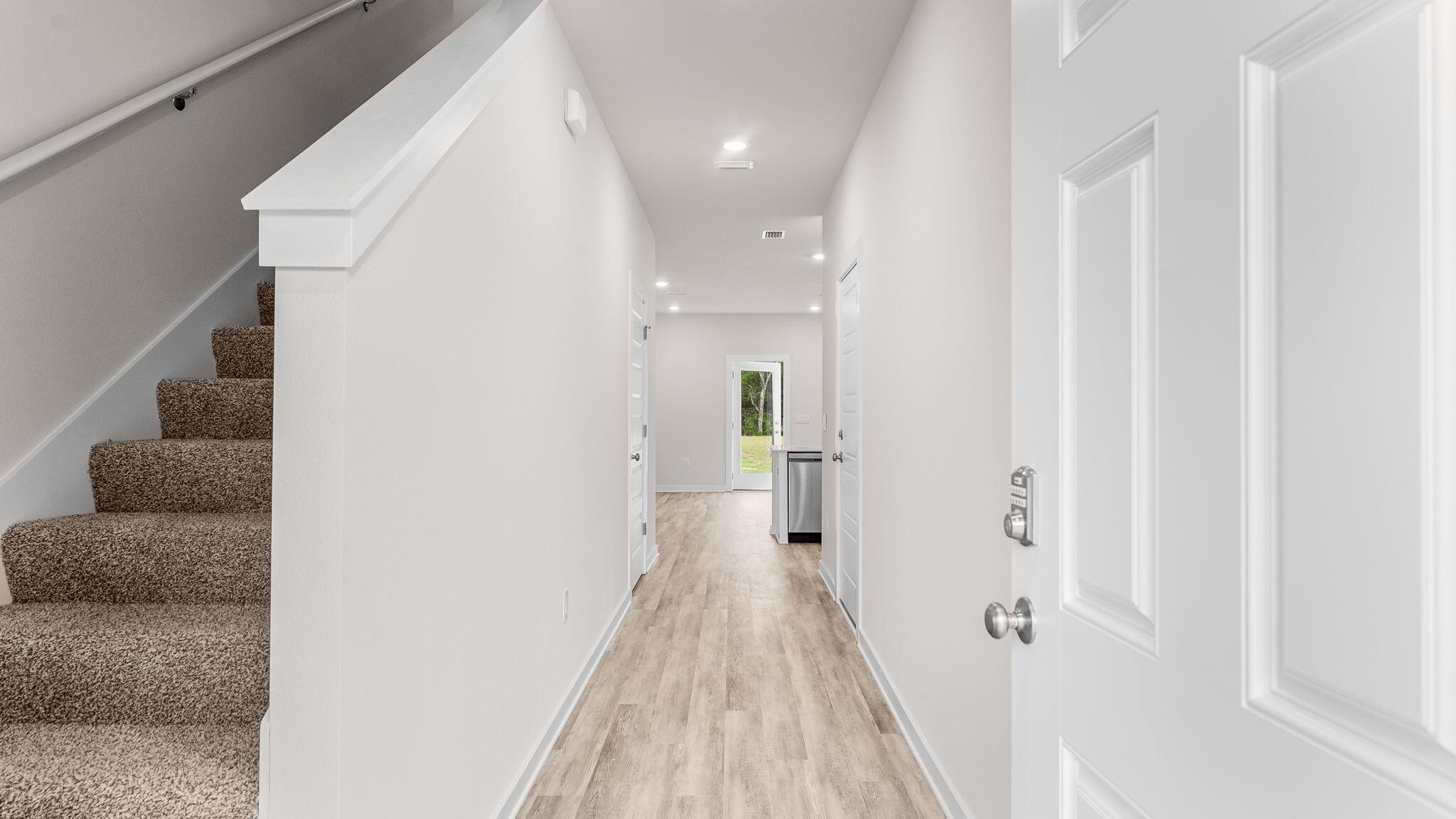 Image 3: 3-web-or-mls-14 Rudder Ln -03