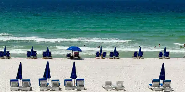 Image 2: Beach in front of lot