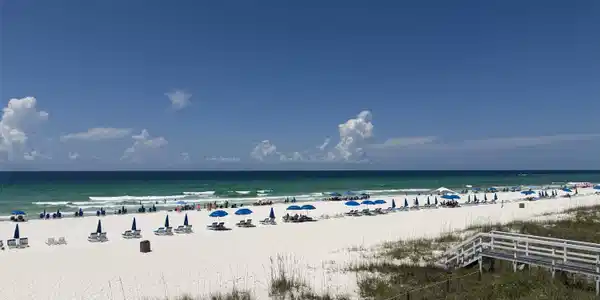 Image 3: Carillon Beach