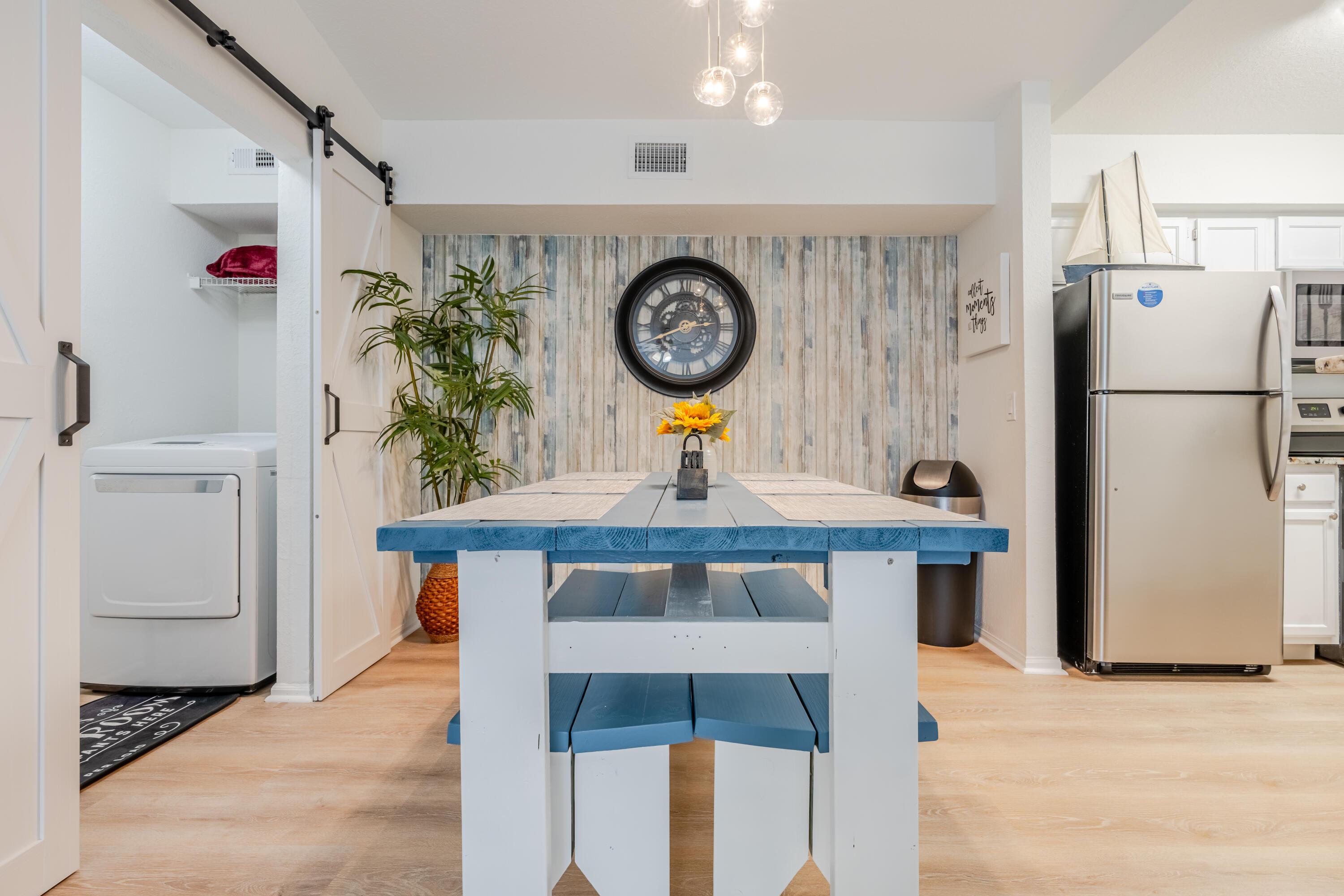 Image 4: dining area