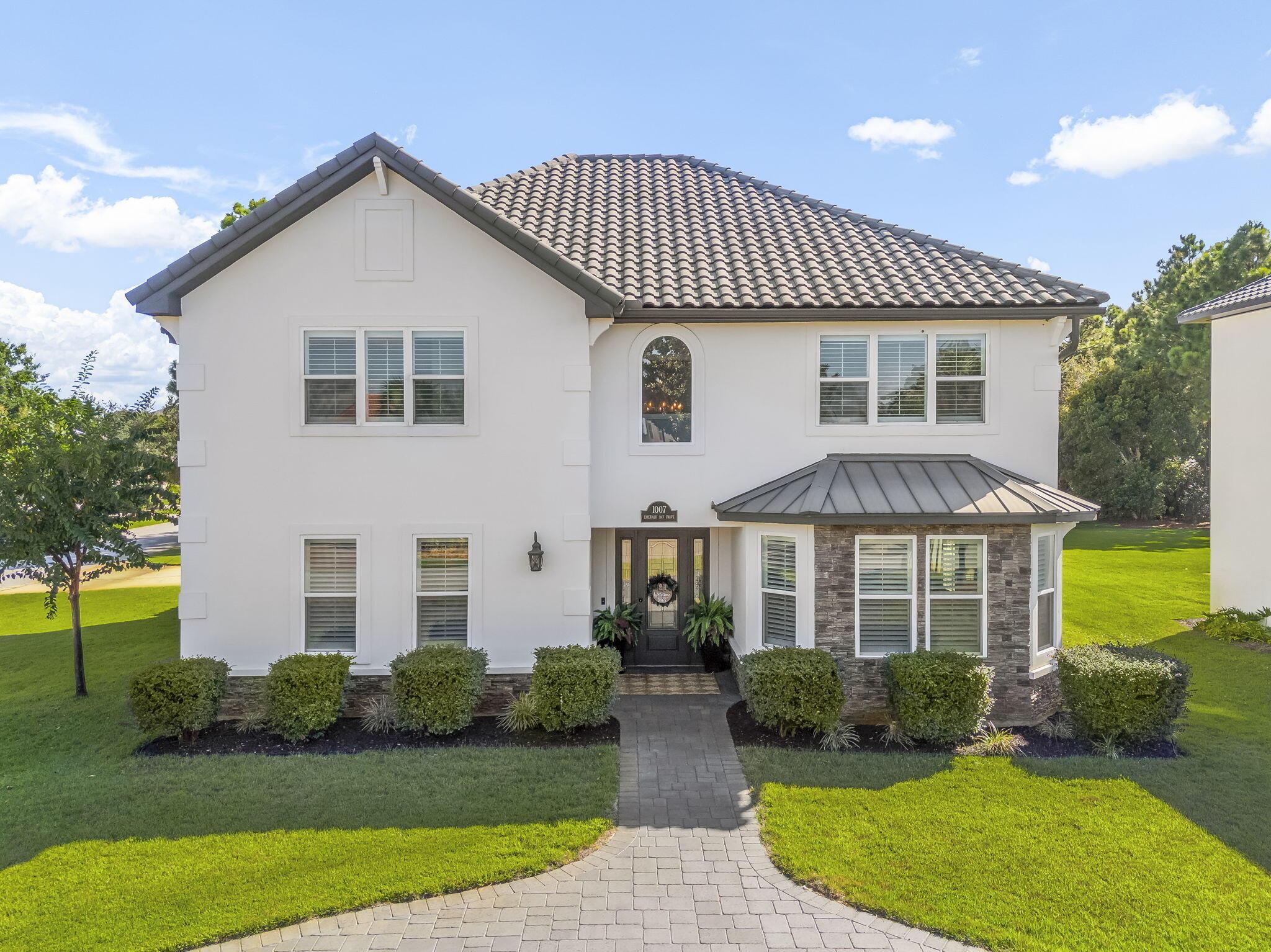 Image 1: 1-web-or-mls-1007 Emerald Bay Dr-01