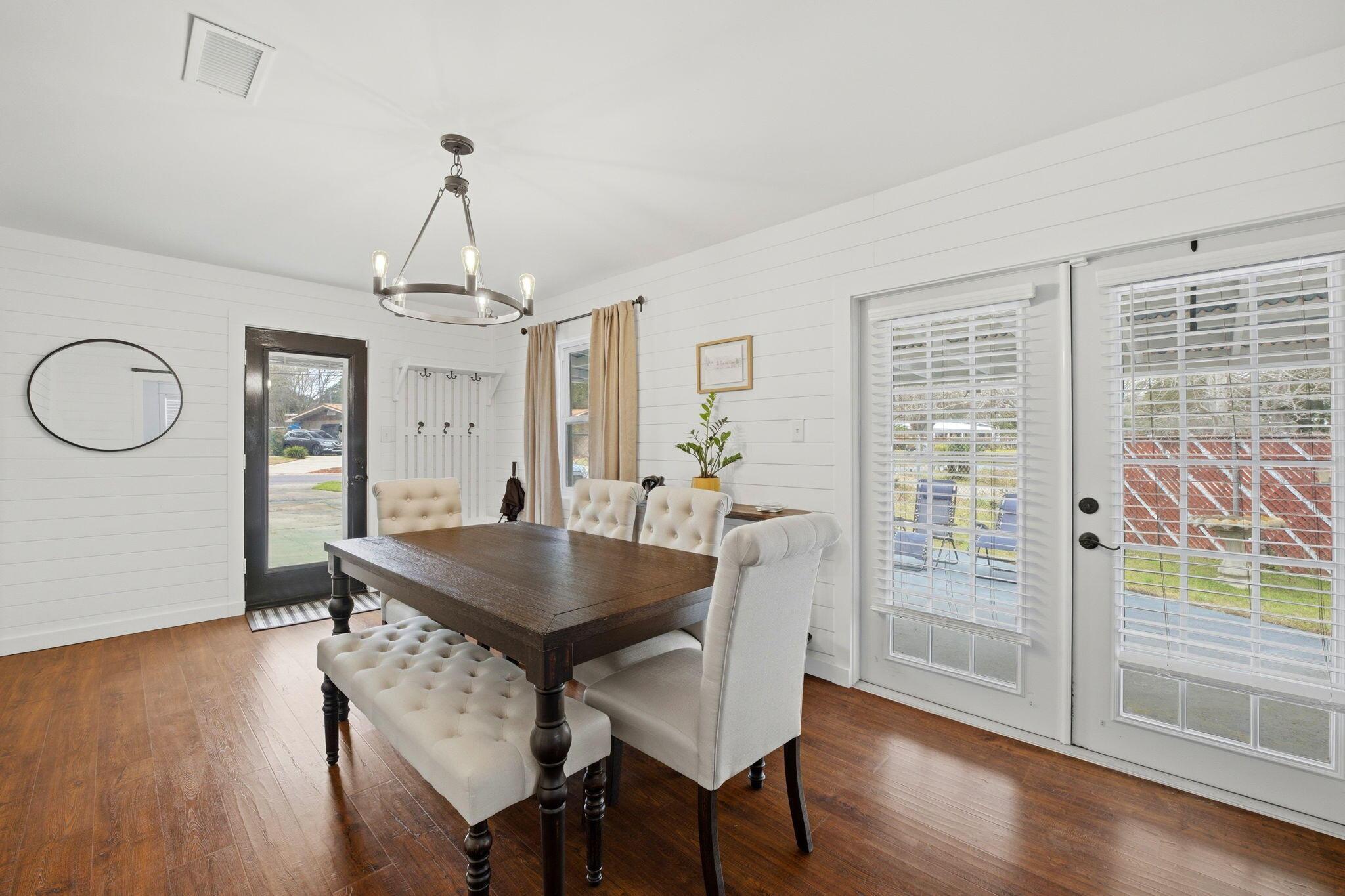 Image 2: 7-web-or-mls-205-baker-ave-nw
