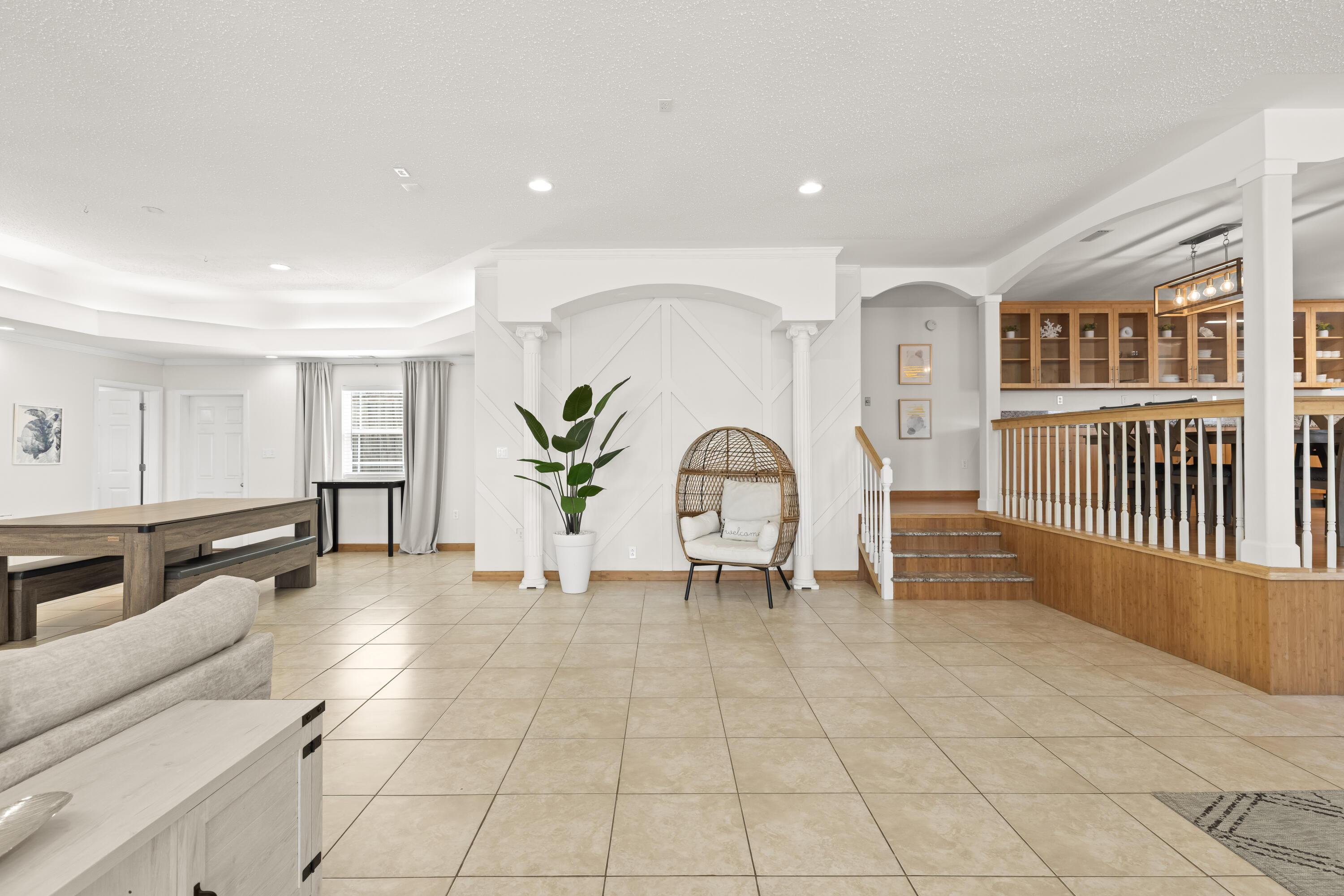Image 4: Grand Room from Front Door