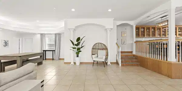 Image 4: Grand Room from Front Door