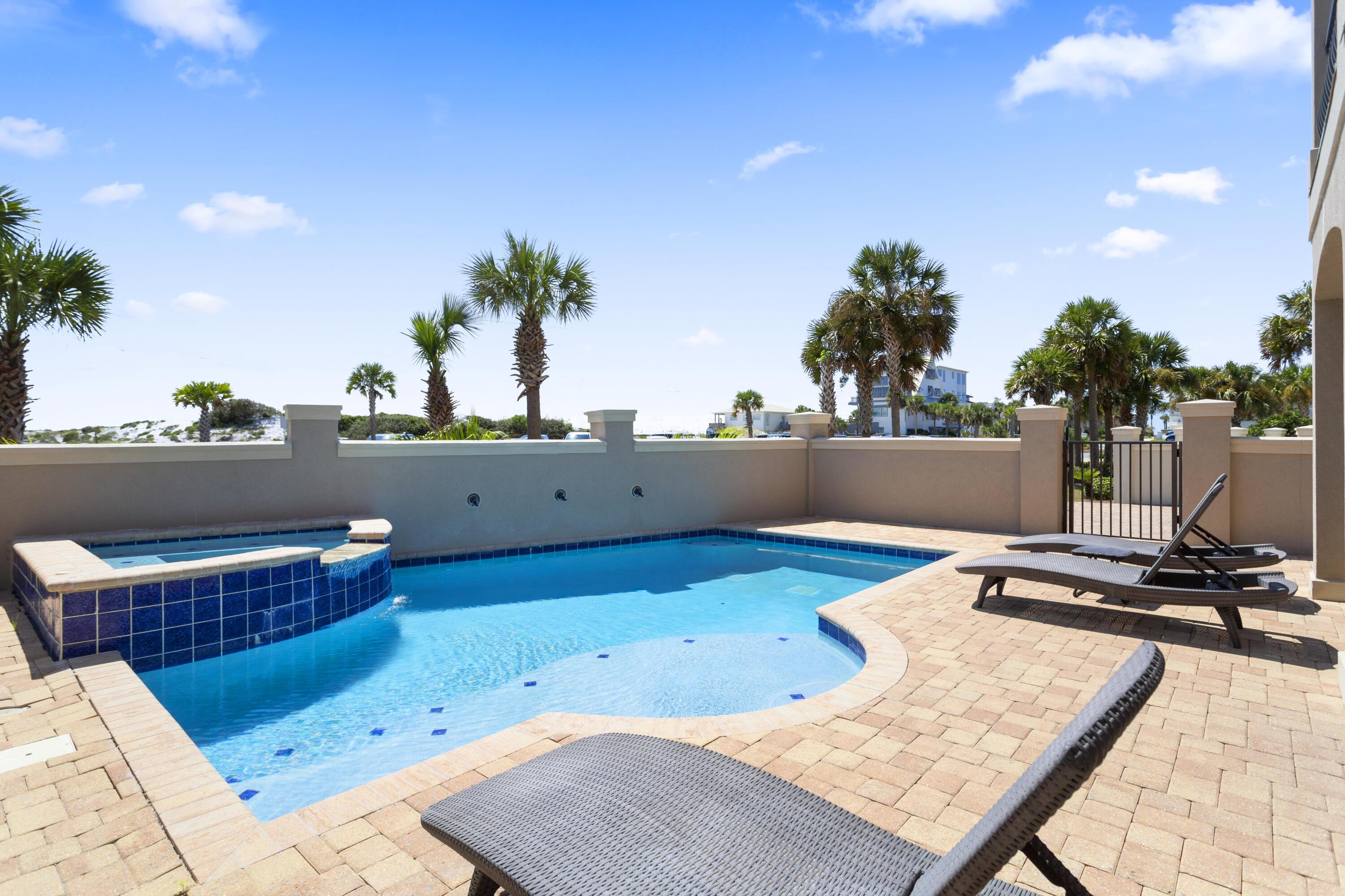 Image 4: Saltwater Pool
