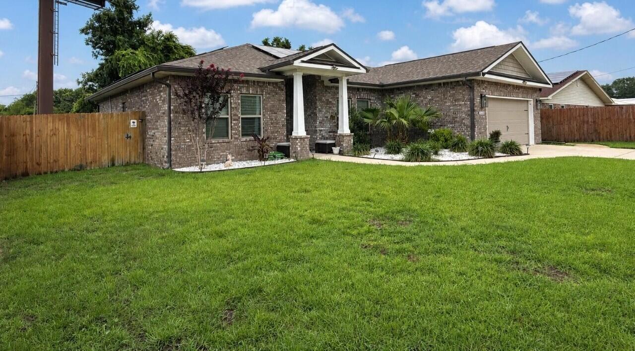 Image 3: 09-exterior_front_of_house_4