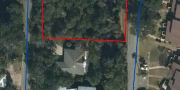 Image 3: Horsehoe Circle