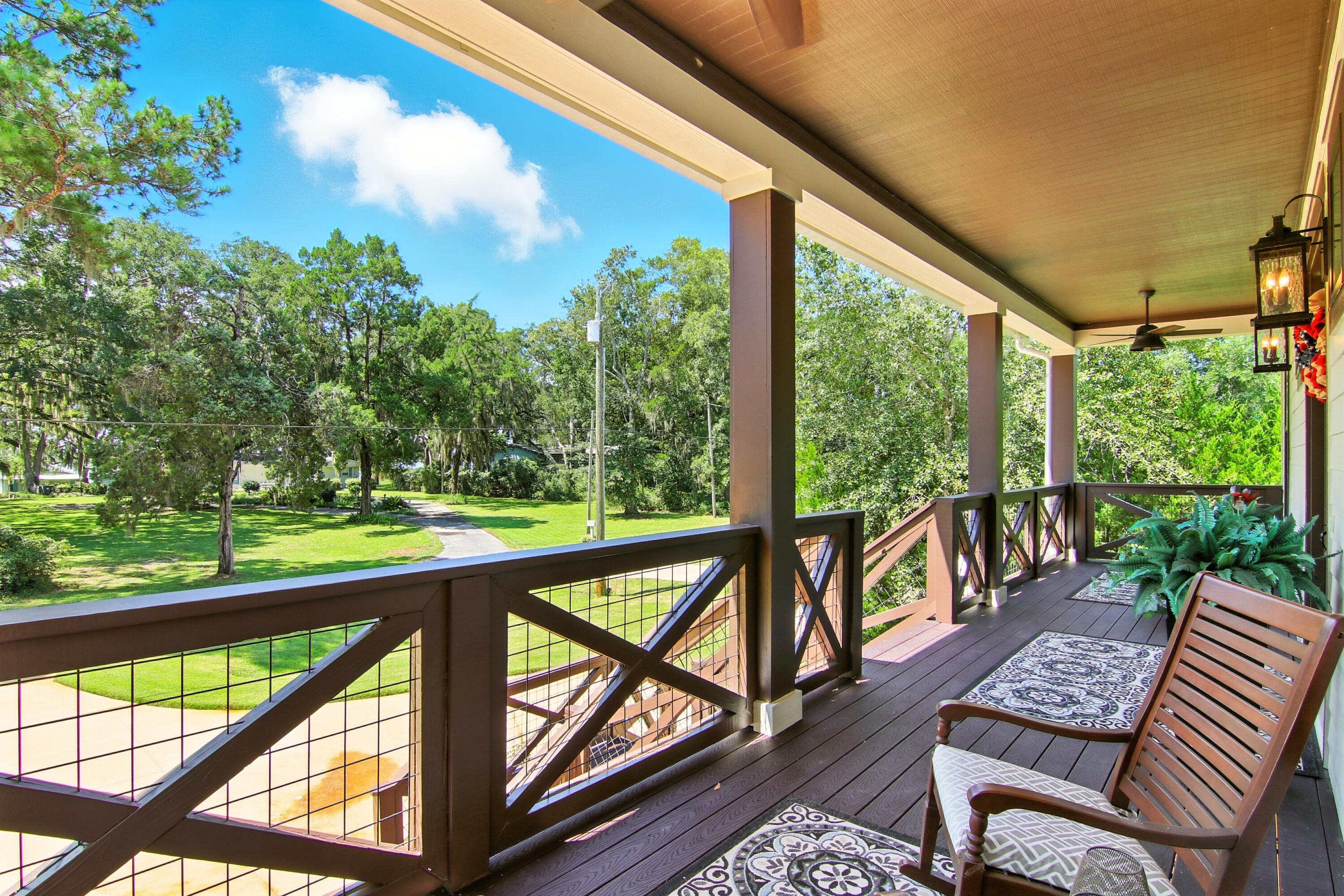 Image 4: Front porch entry
