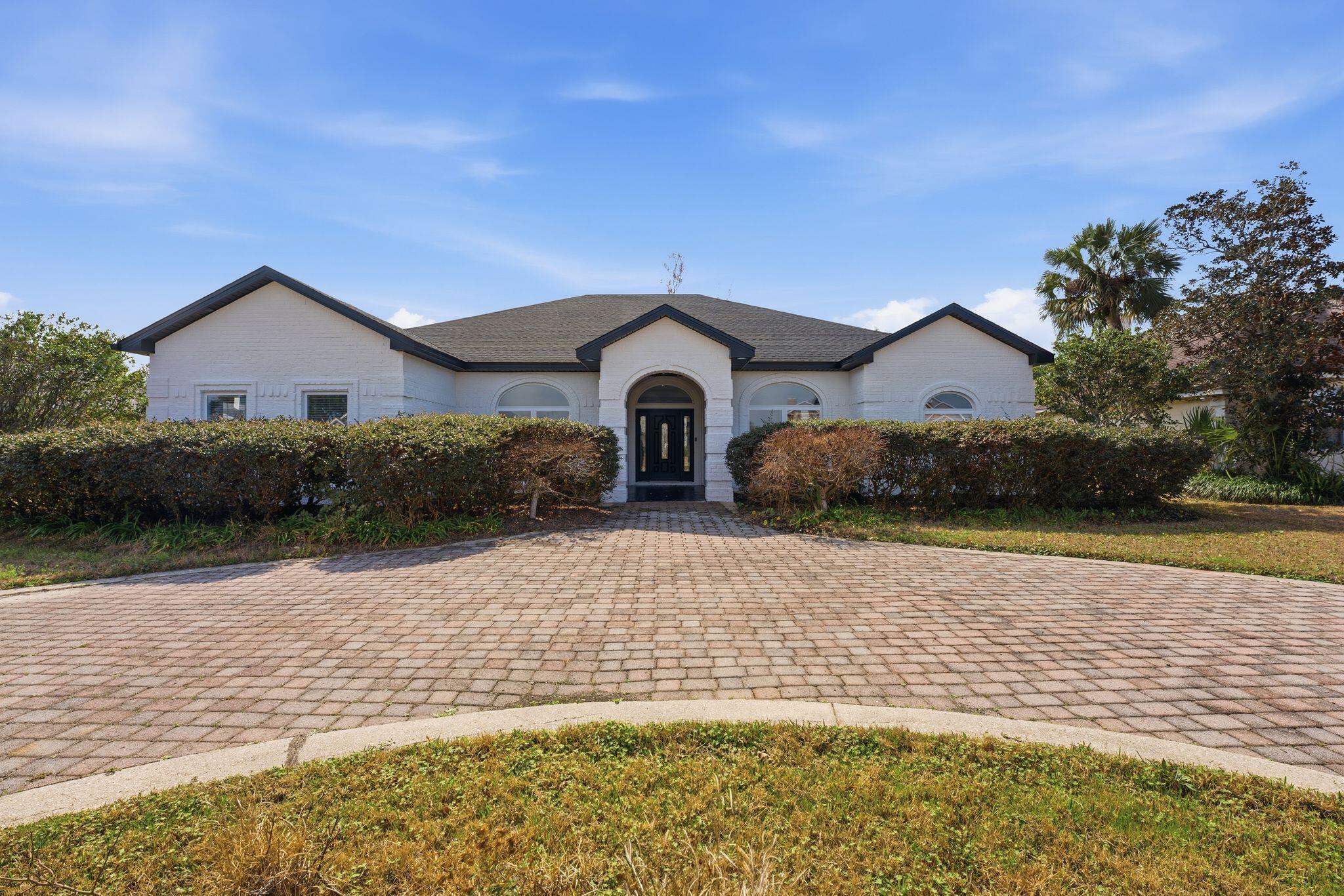 Image 2: 3244_Country_Club_Dr_Lynn_Haven_FL_32444