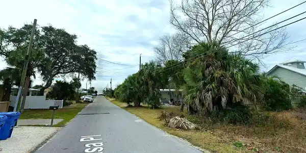 Image 2: to beach