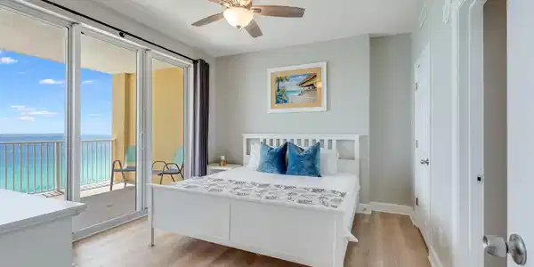 Image 4: 17643-front-beach-rd 1202- awp media - 0