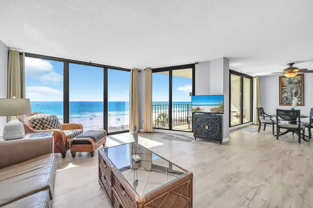 Image 1: Edgewater Resort