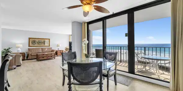 Image 3: Edgewater Resort