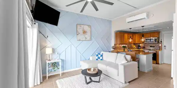 909 Santa Rosa Boulevard
