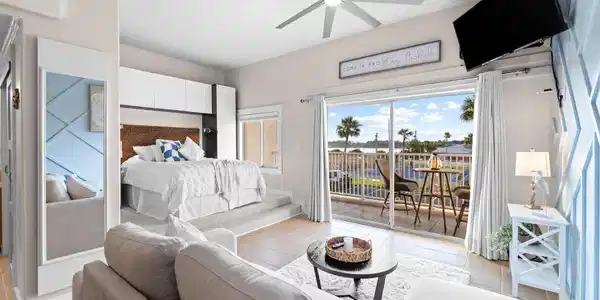 Image 2: Gorgeous Island Condo