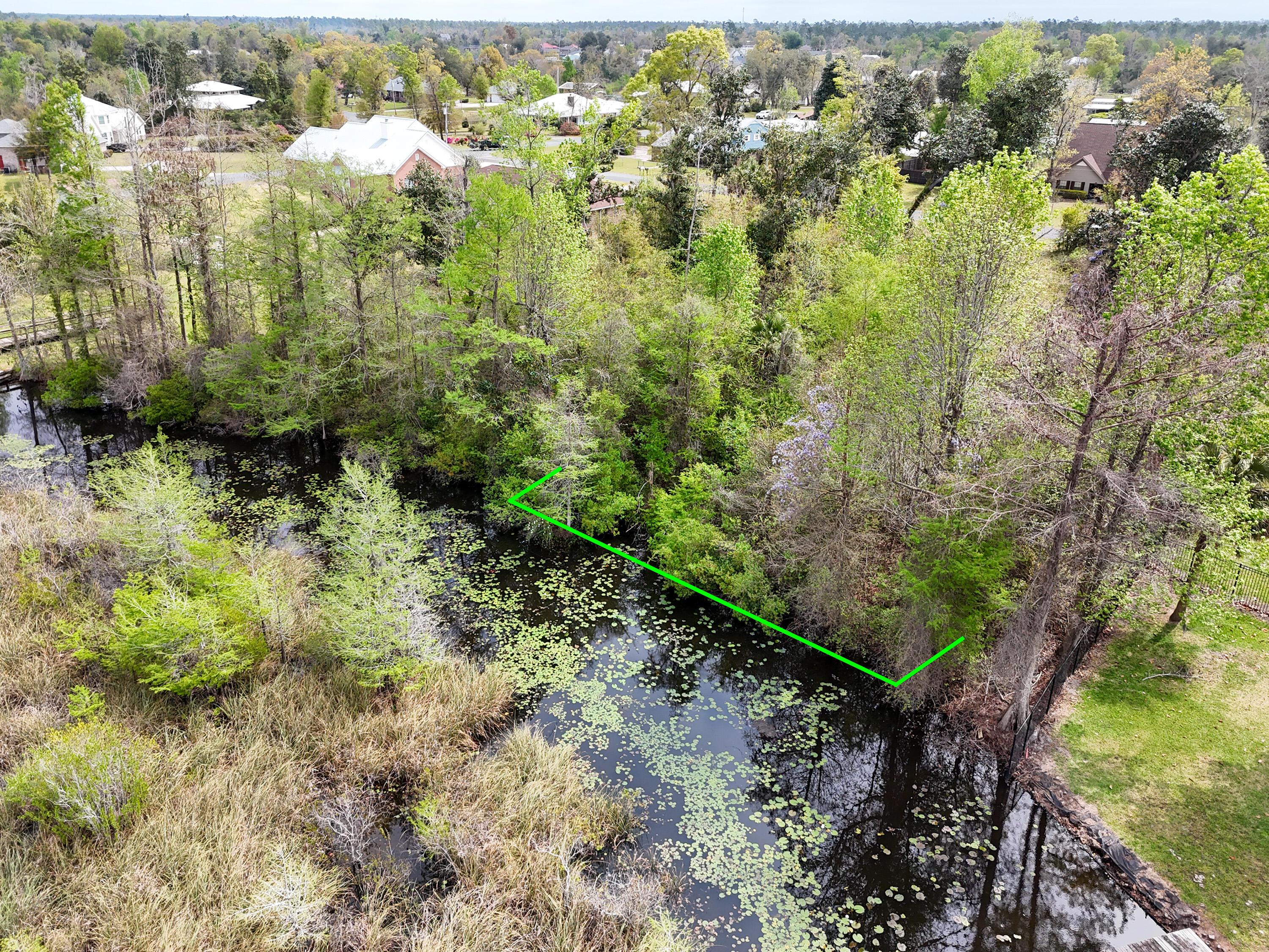 Image 2: 100 Feet of Canal Front