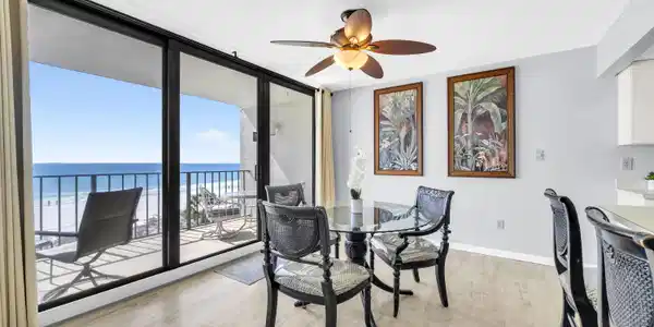 Image 4: Edgewater Resort