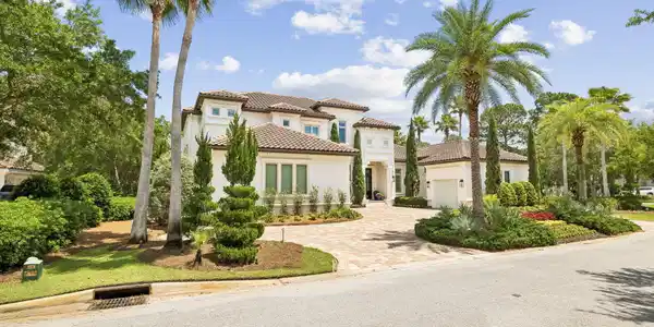 3203 Bay Estates Circle