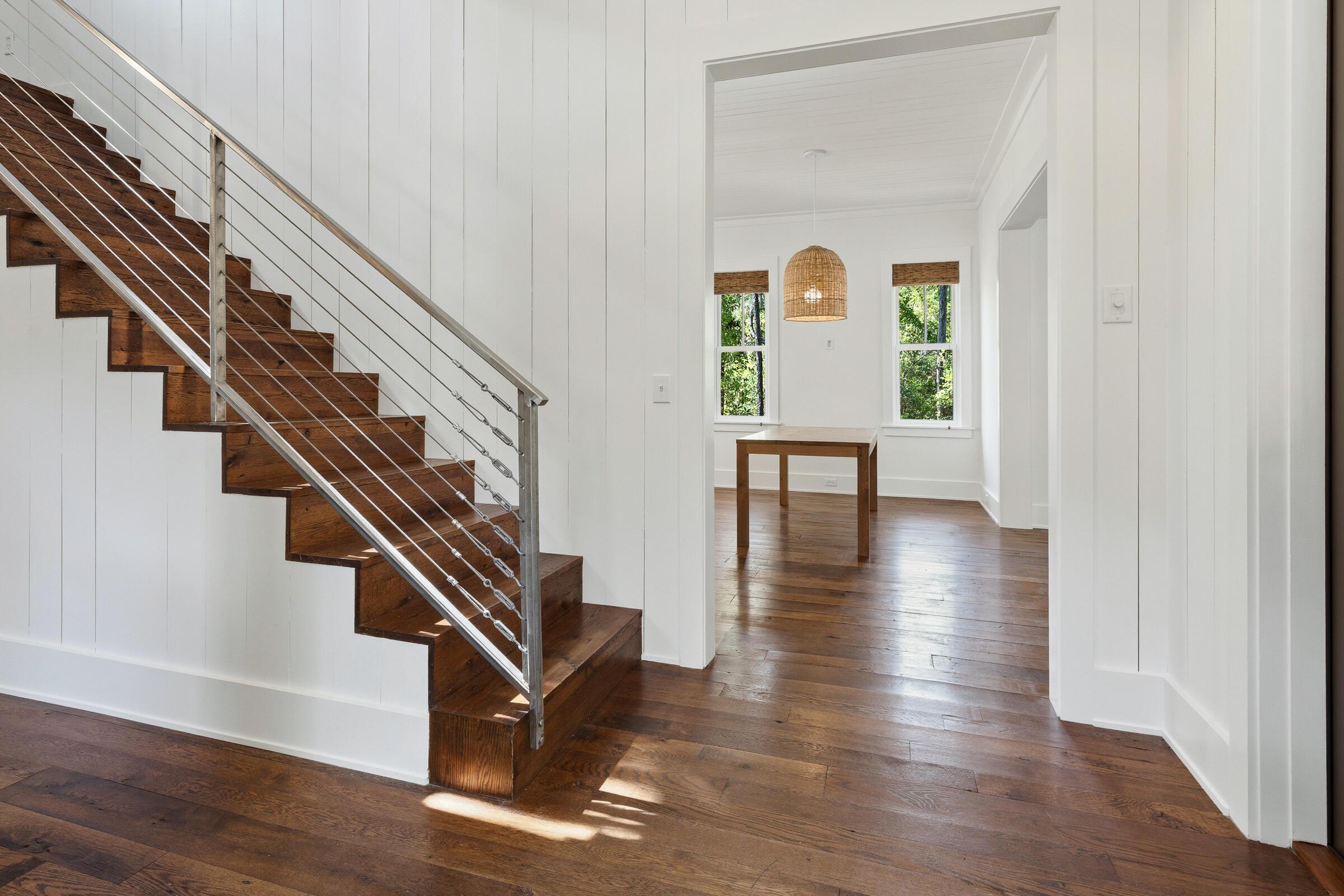Image 4: Foyer