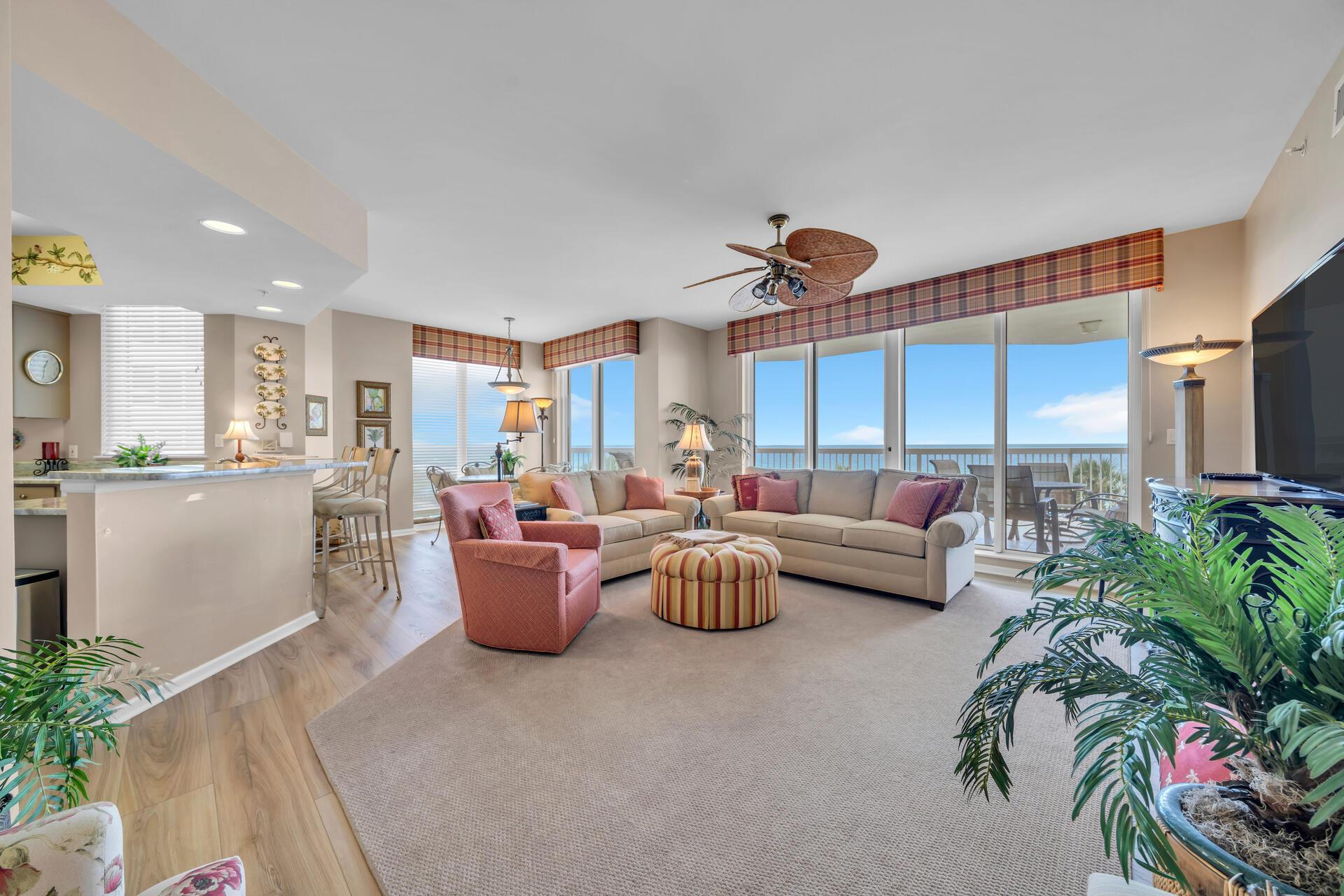 Image 4: 1048 US98 401 Destin FL 32541 USA-025-02