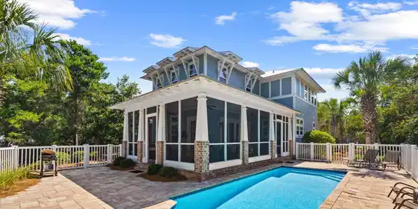 376 Lakewood Drive