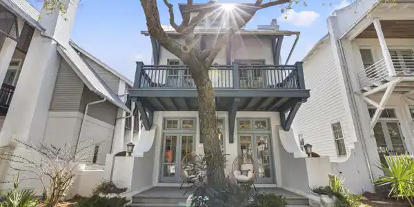 Image 2: Exterior _ Fronting Atticus