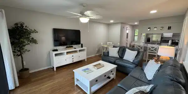 Image 2: Living Room