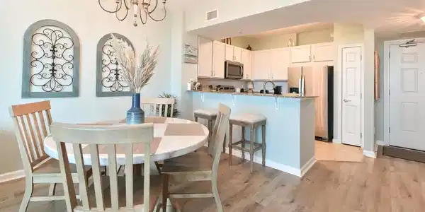 Image 3: Dining to Kitchen