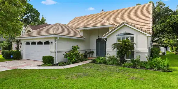 Image 3: 58-web-or-mls-1001-shalimar-point-dr