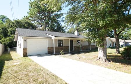 912 Nutmeg Avenue