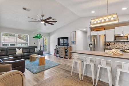 402 E Nursery Road