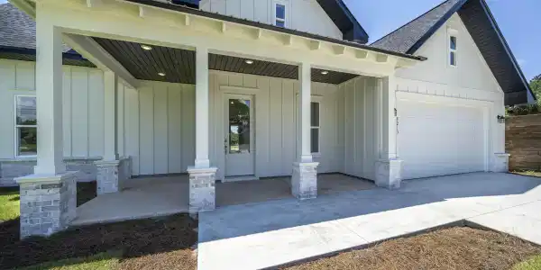 Image 3: Front Entry